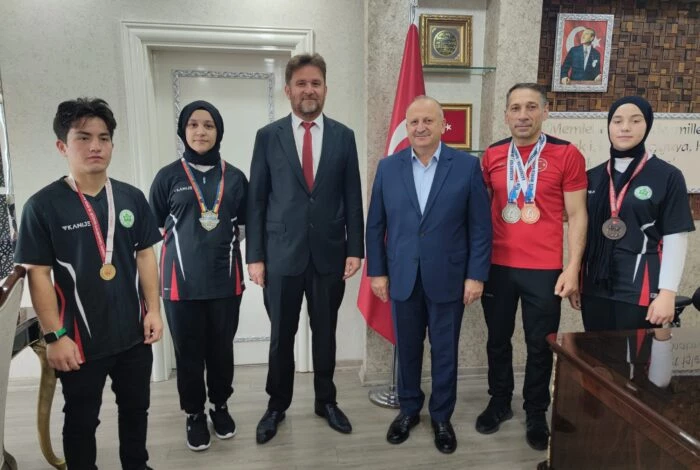 BAŞKAN TAVLI BAŞARILI SPORCULARI TEBRİK ETTİ