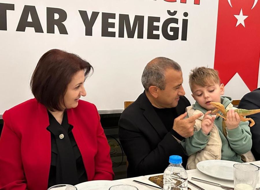 Vali Sonel, İlk İftarda Şehit Aileleri İle Birlikteydi